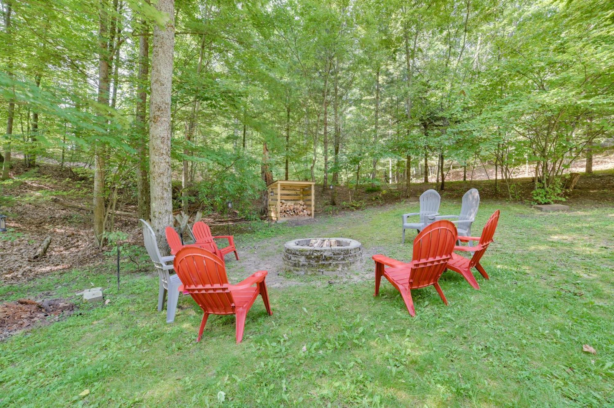 Roscommon Retreat With Deck About 1 Mile To Higgins Lake Экстерьер фото